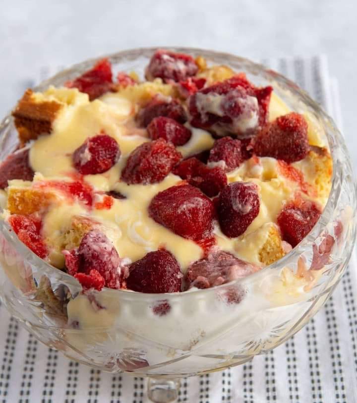  Strawberry Cheesecake Trifle!