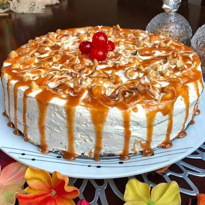 Cake with cream and caramel is amazing in taste 😍