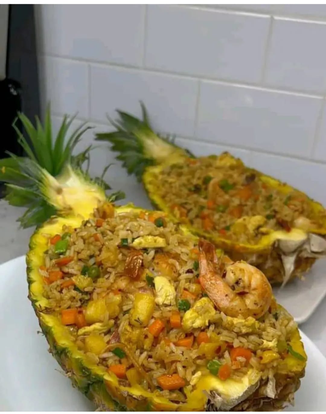 HOW TO MAKE PINEAPPLE FRIED RICE